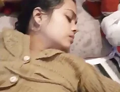 Beautiful Indian bhabhi gets a cumshot on her face